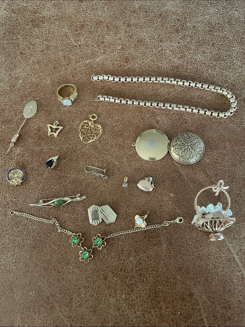 Vintage Mixed Gold-Tone Women's Jewelry some broken some useable